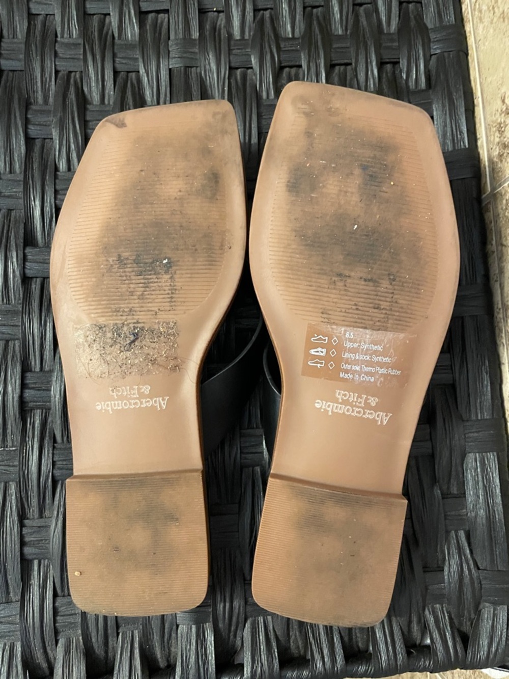 Abercrombie & fitch Women's Black Square-Toe Thong Sandals with Tan Trim - Picture 2 of 2